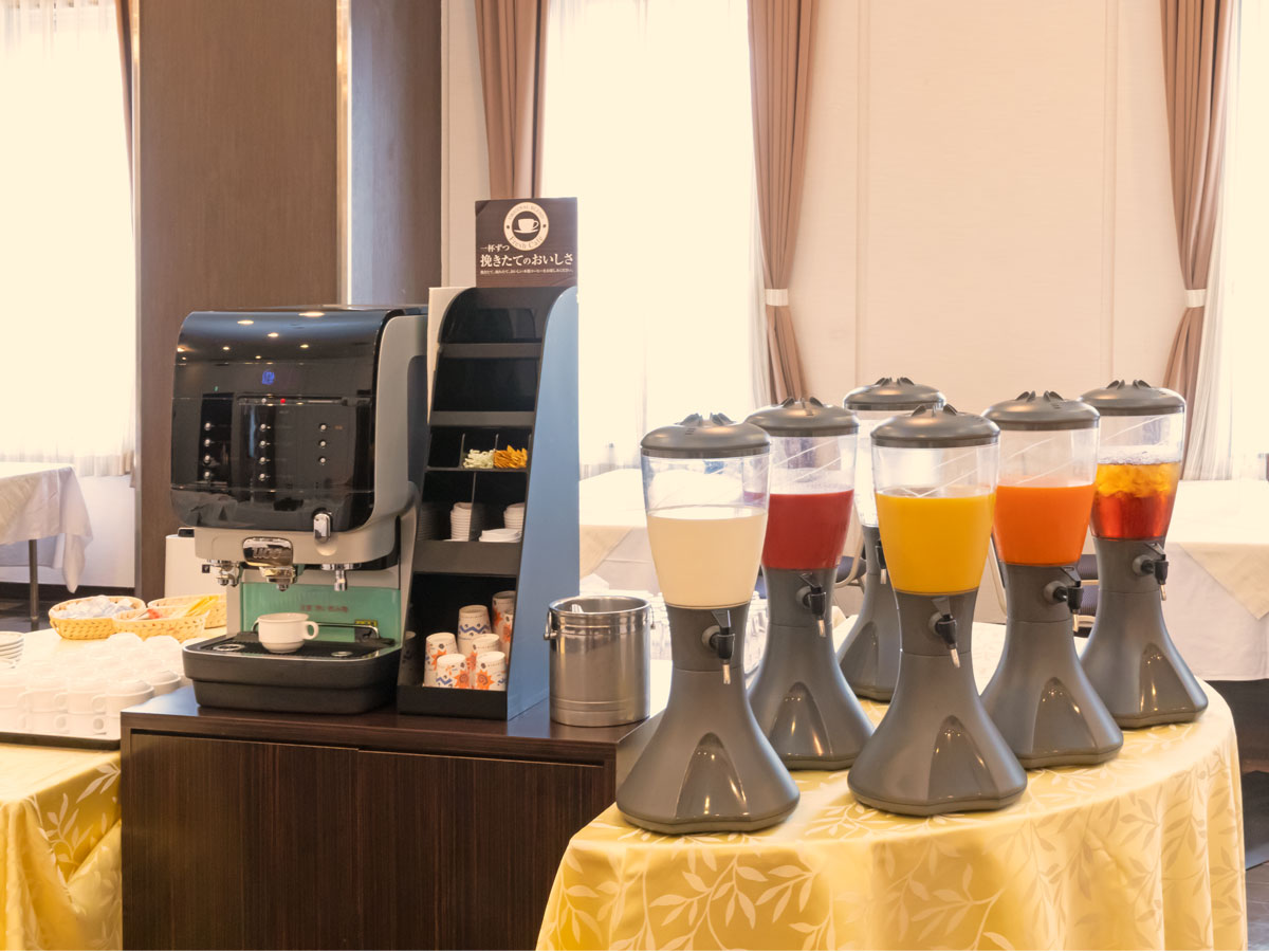 2022新朝食4_1200 ドリンクコーナーじゃらん